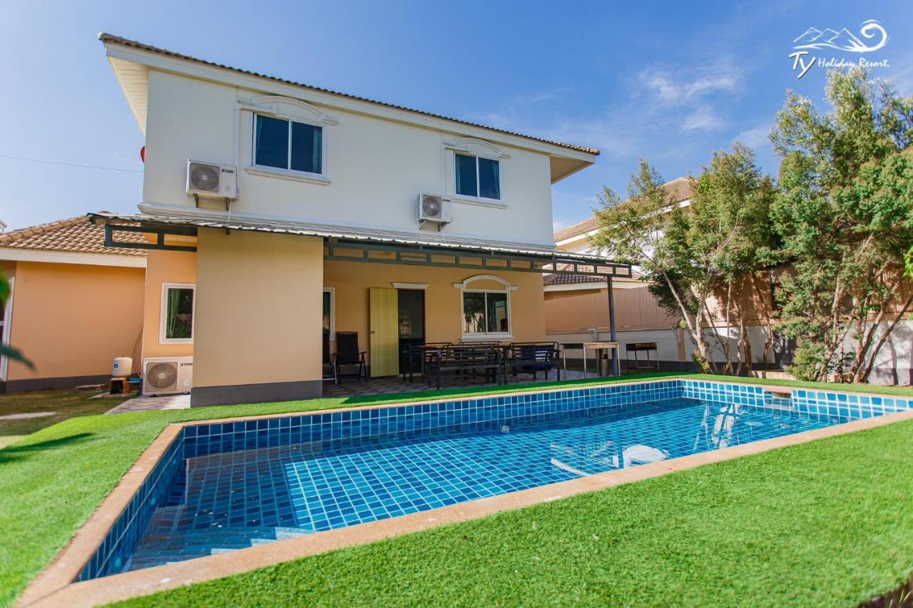 Ty Holiday Resort Паттая Екстер'єр фото
