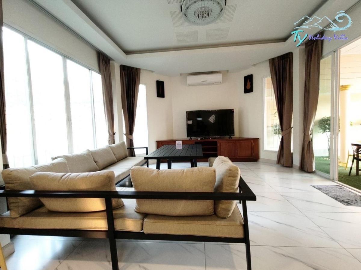 Ty Holiday Resort Паттая Екстер'єр фото